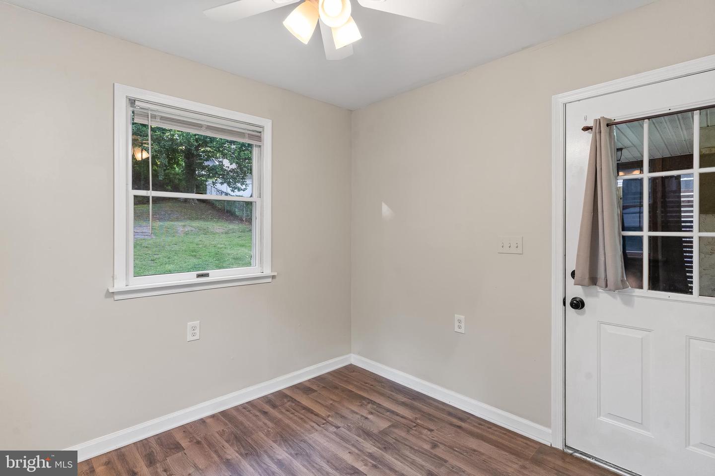 1557 Fairview Ave Property Photo 11