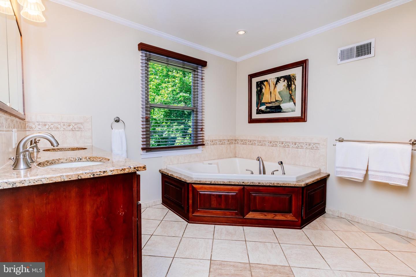 680 Fox Hollow Dr Property Photo 32