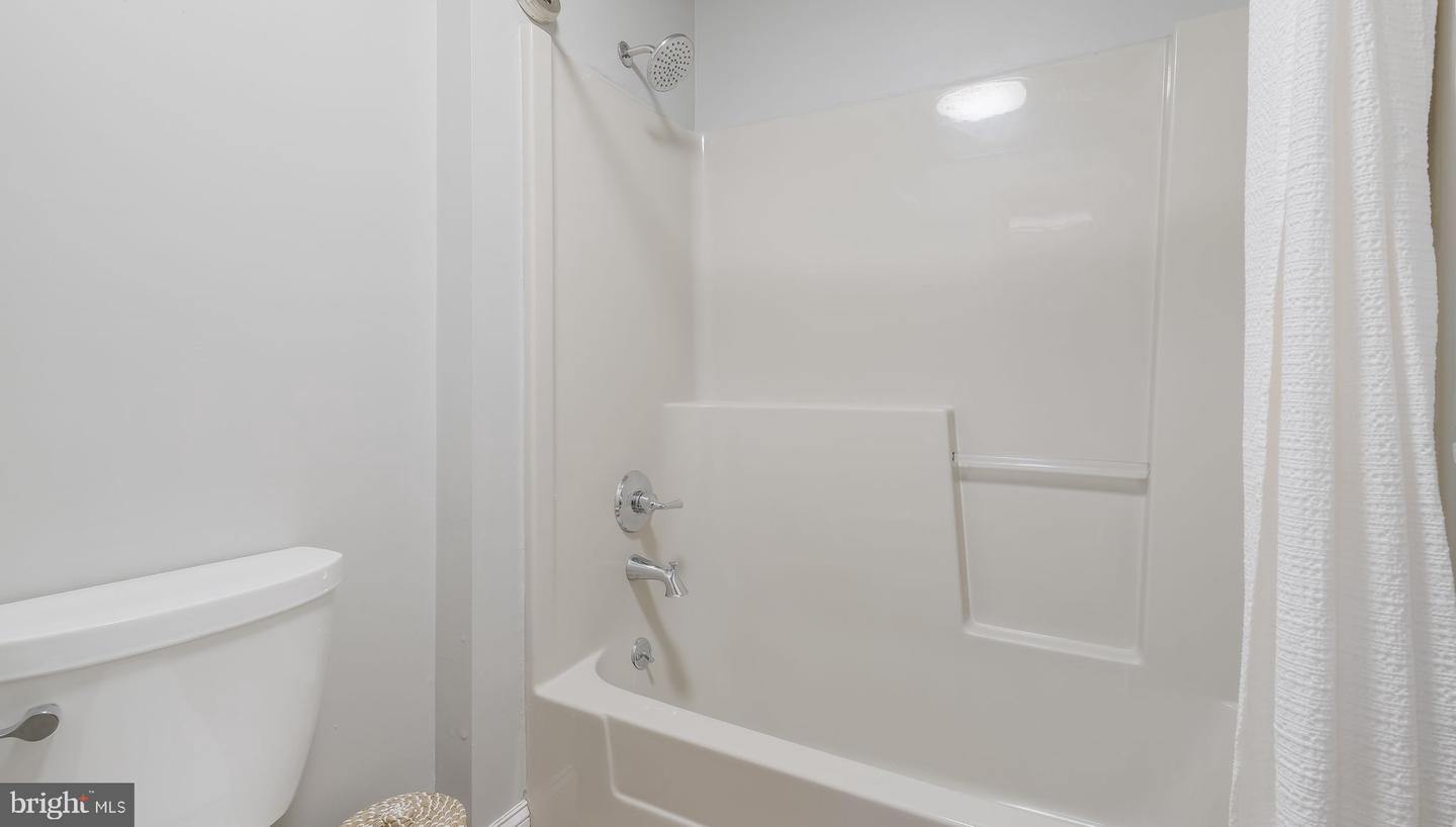 1140 Ferry Rd Property Photo 40