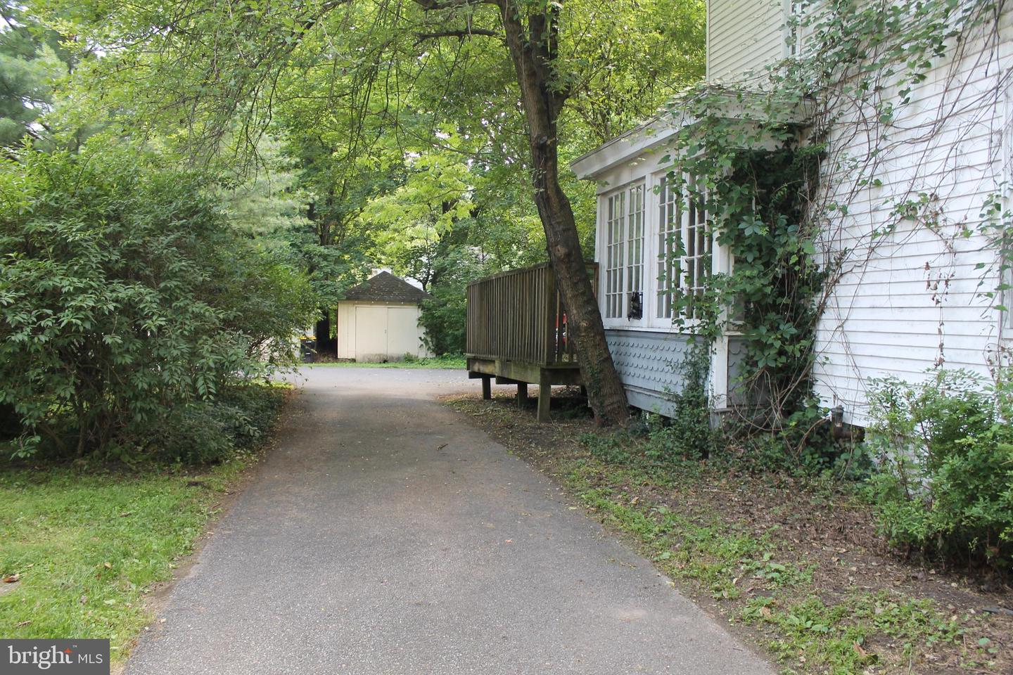 1628 River Rd Property Photo 42