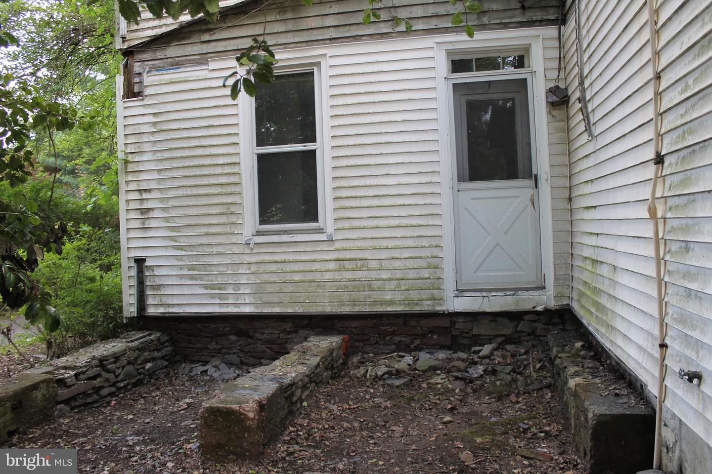 1628 River Rd Property Photo 43