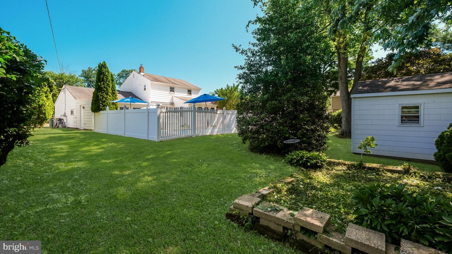 237 Louise Dr Property Photo 4