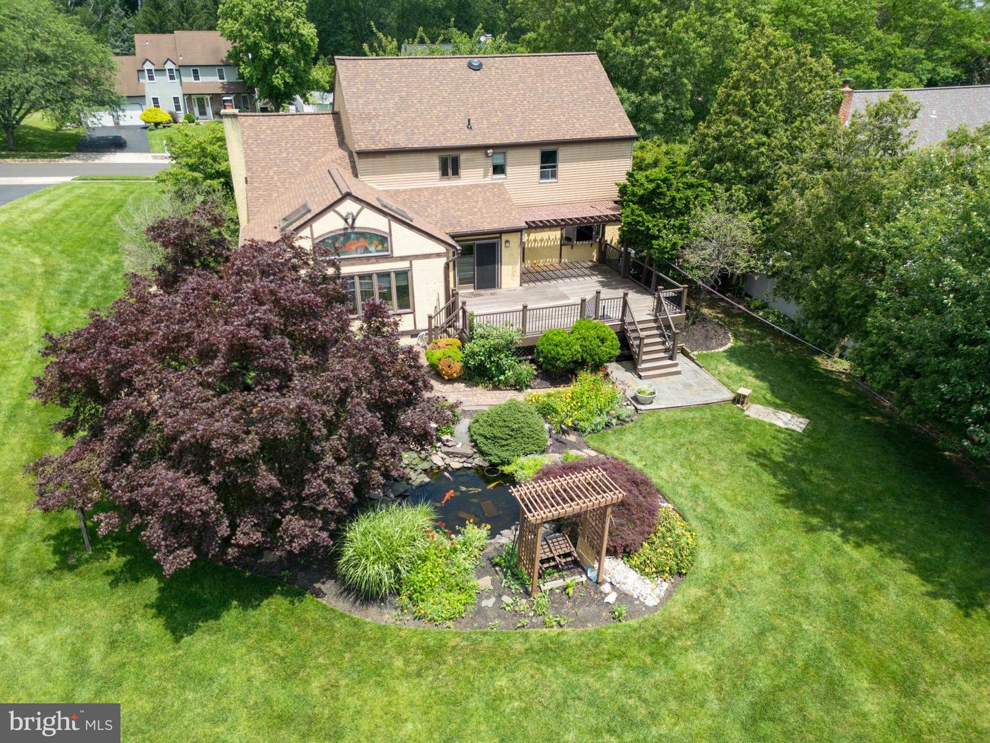 13 Colonial Dr Property Photo 1