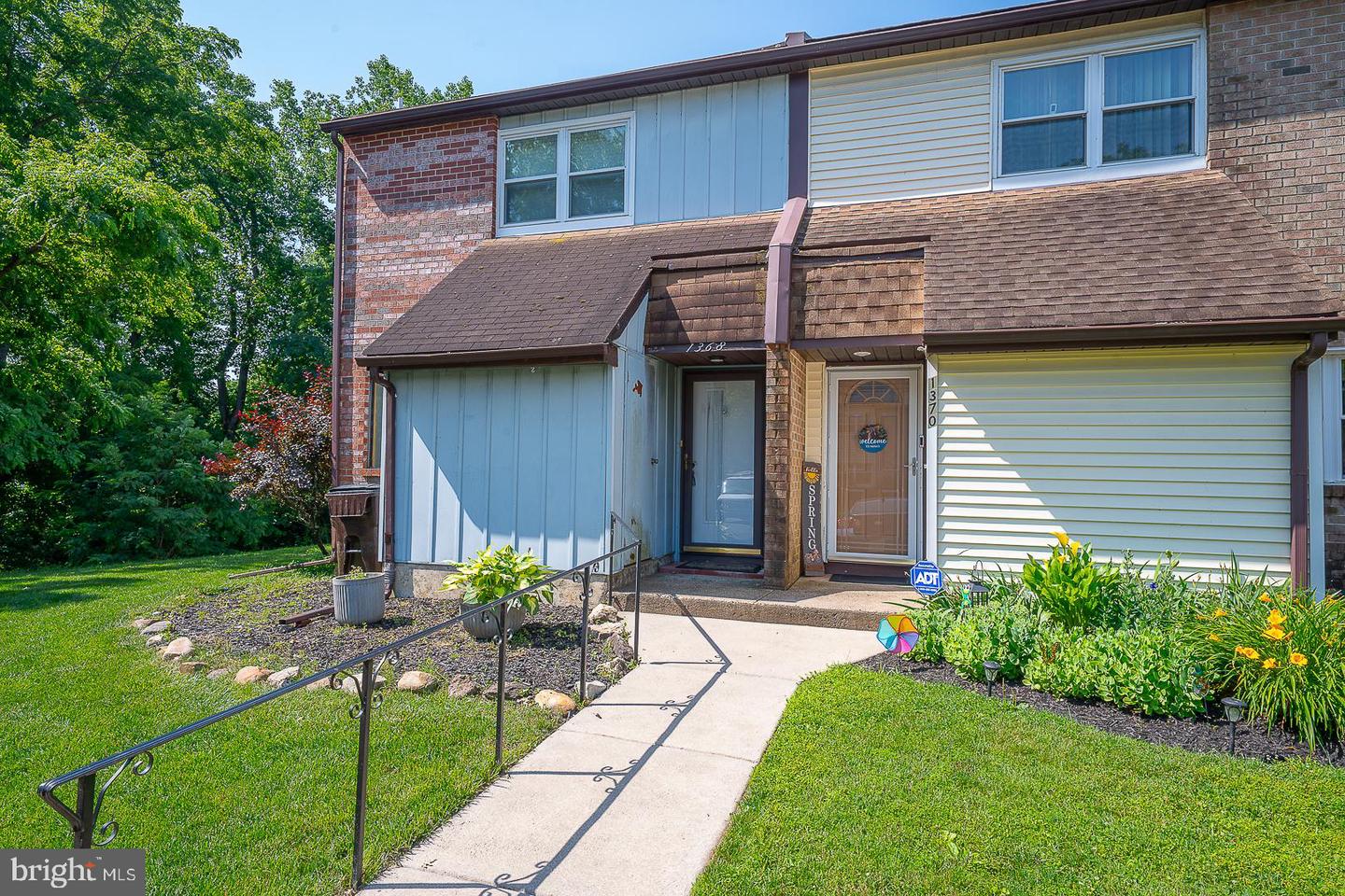 1368 Abbey Way Property Photo 1
