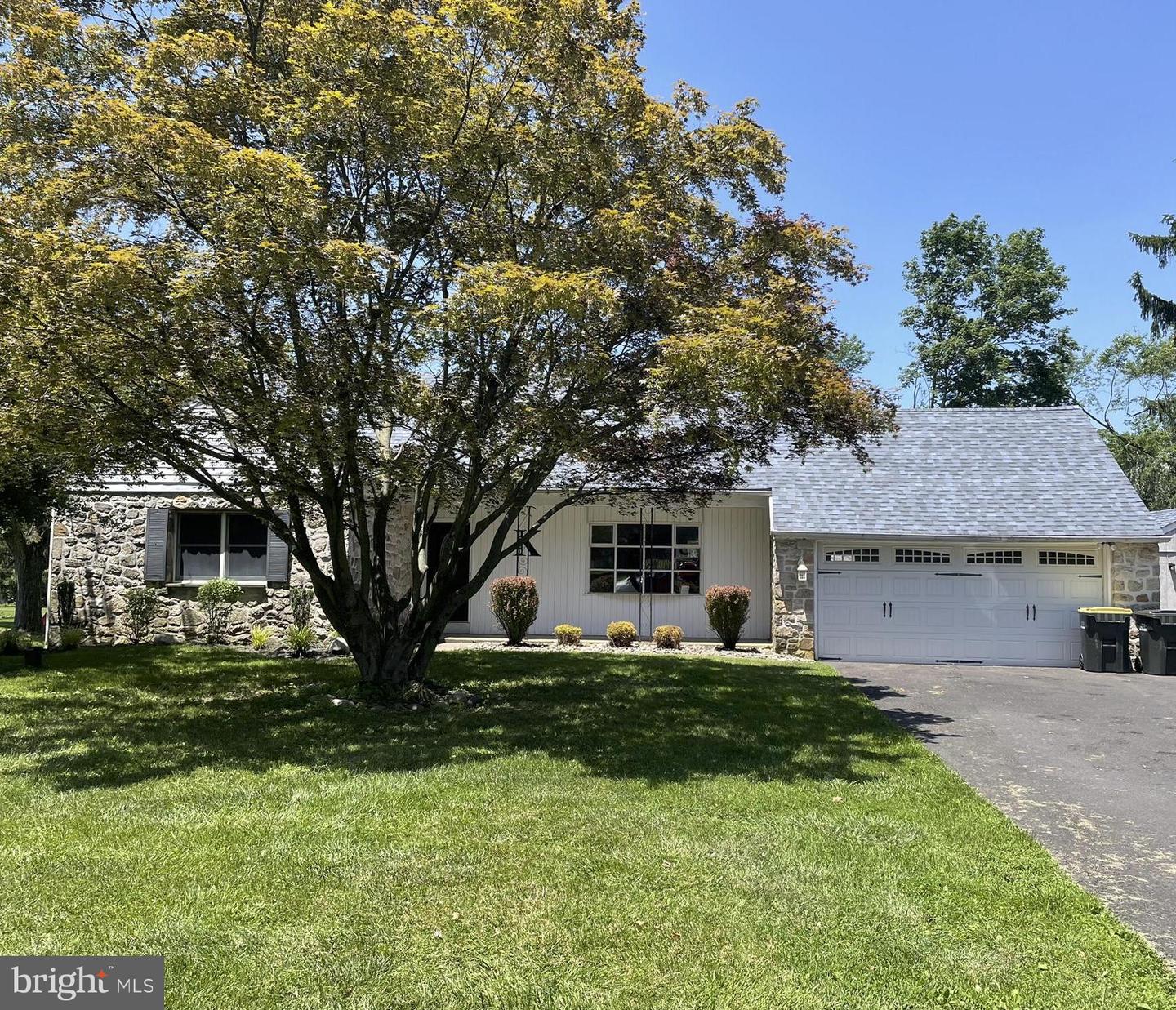 1240 Jacksonville Rd Property Photo 1