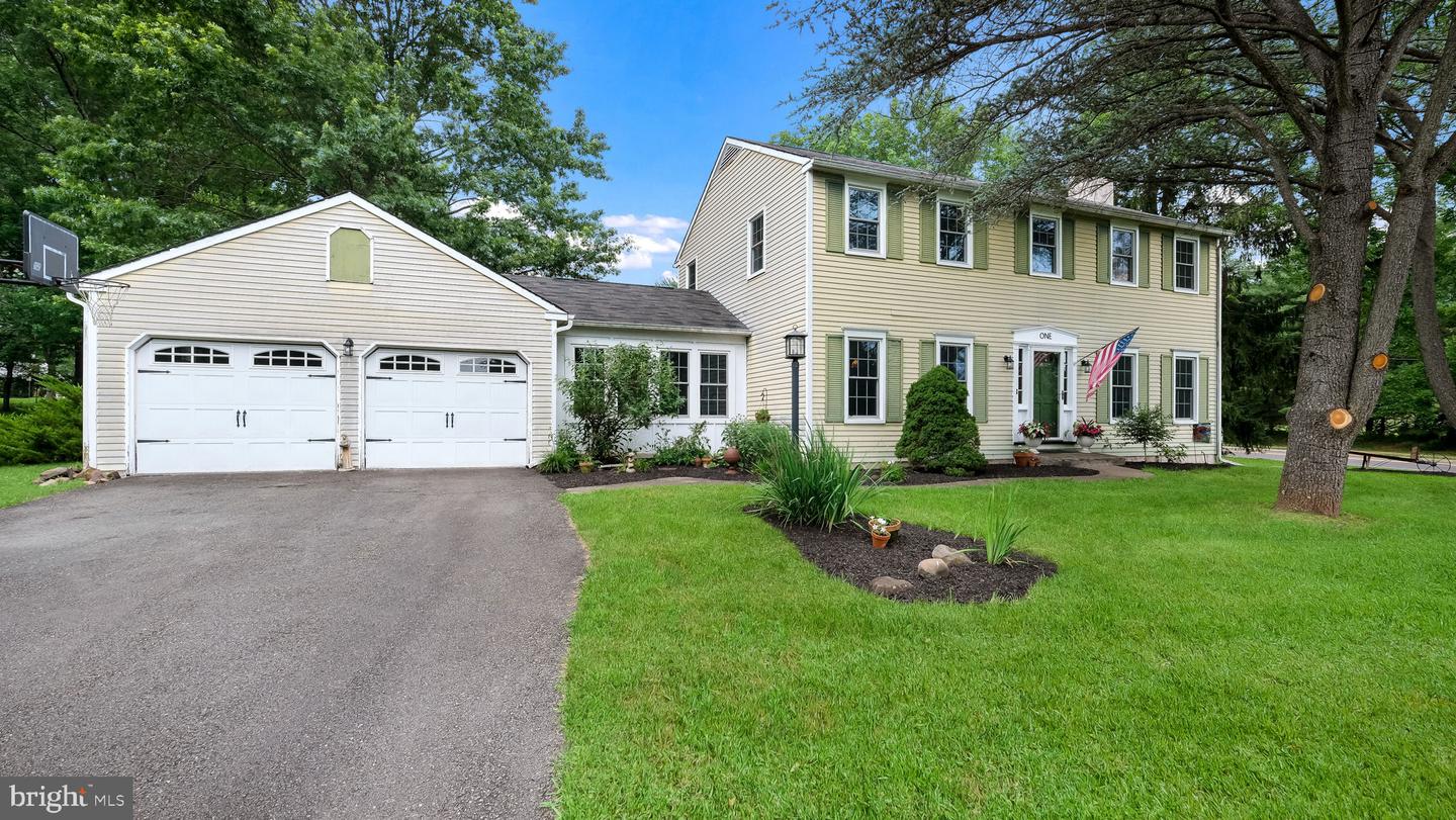 1 Sunnybrook Dr Property Photo 1