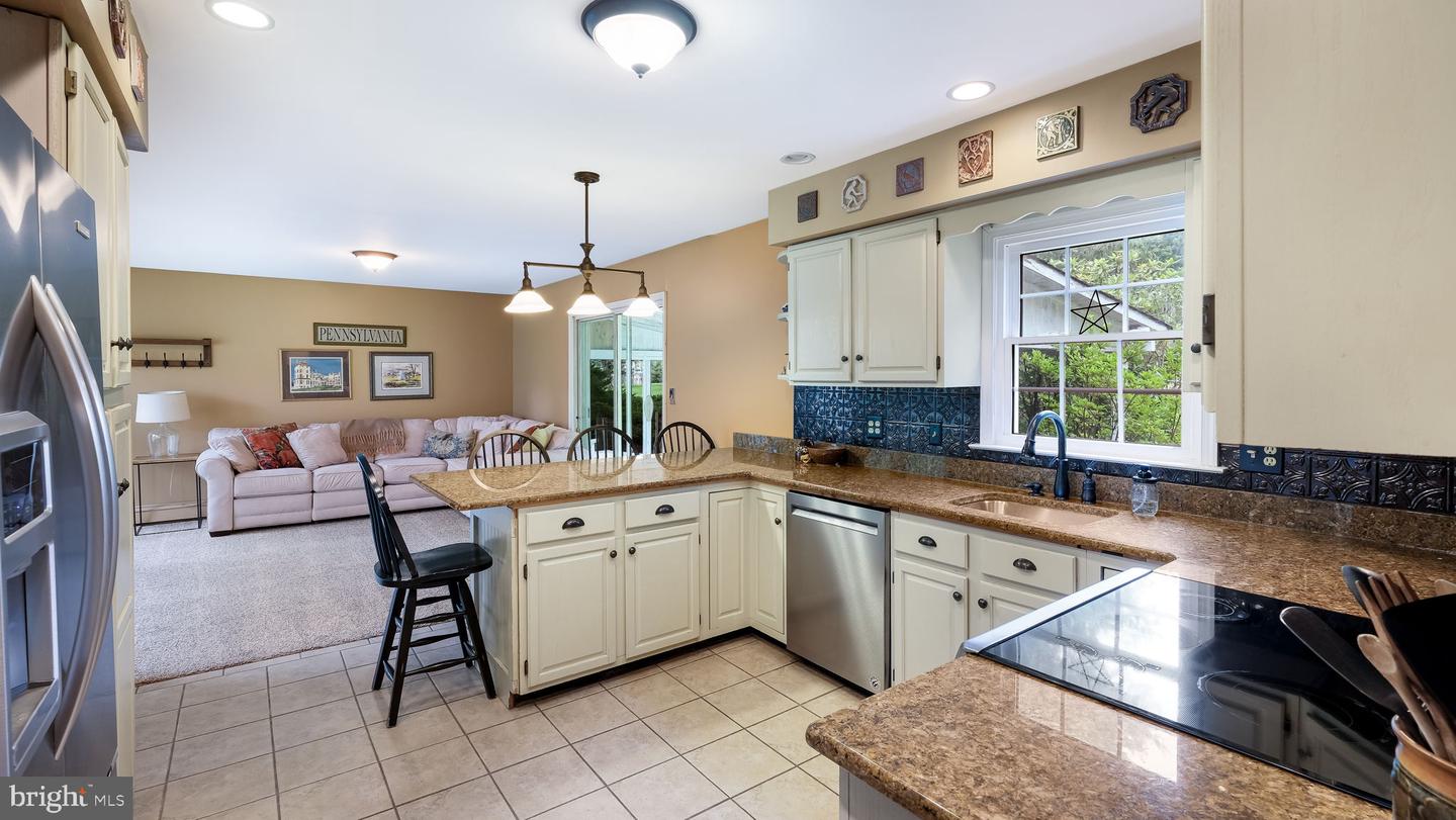 1 Sunnybrook Dr Property Photo 16