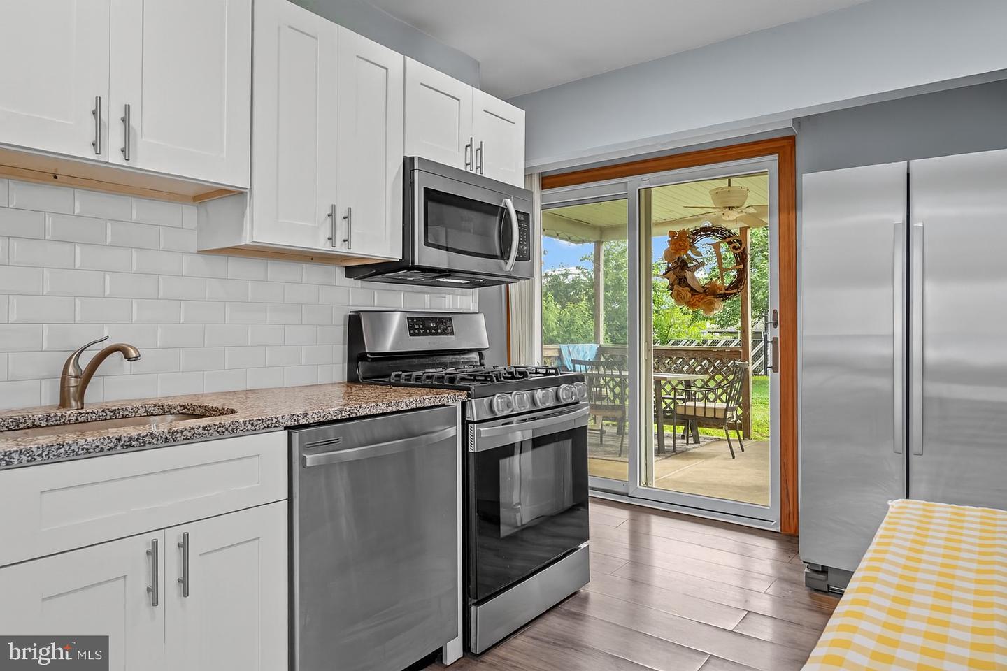 3670 Kingston Way Property Photo 1