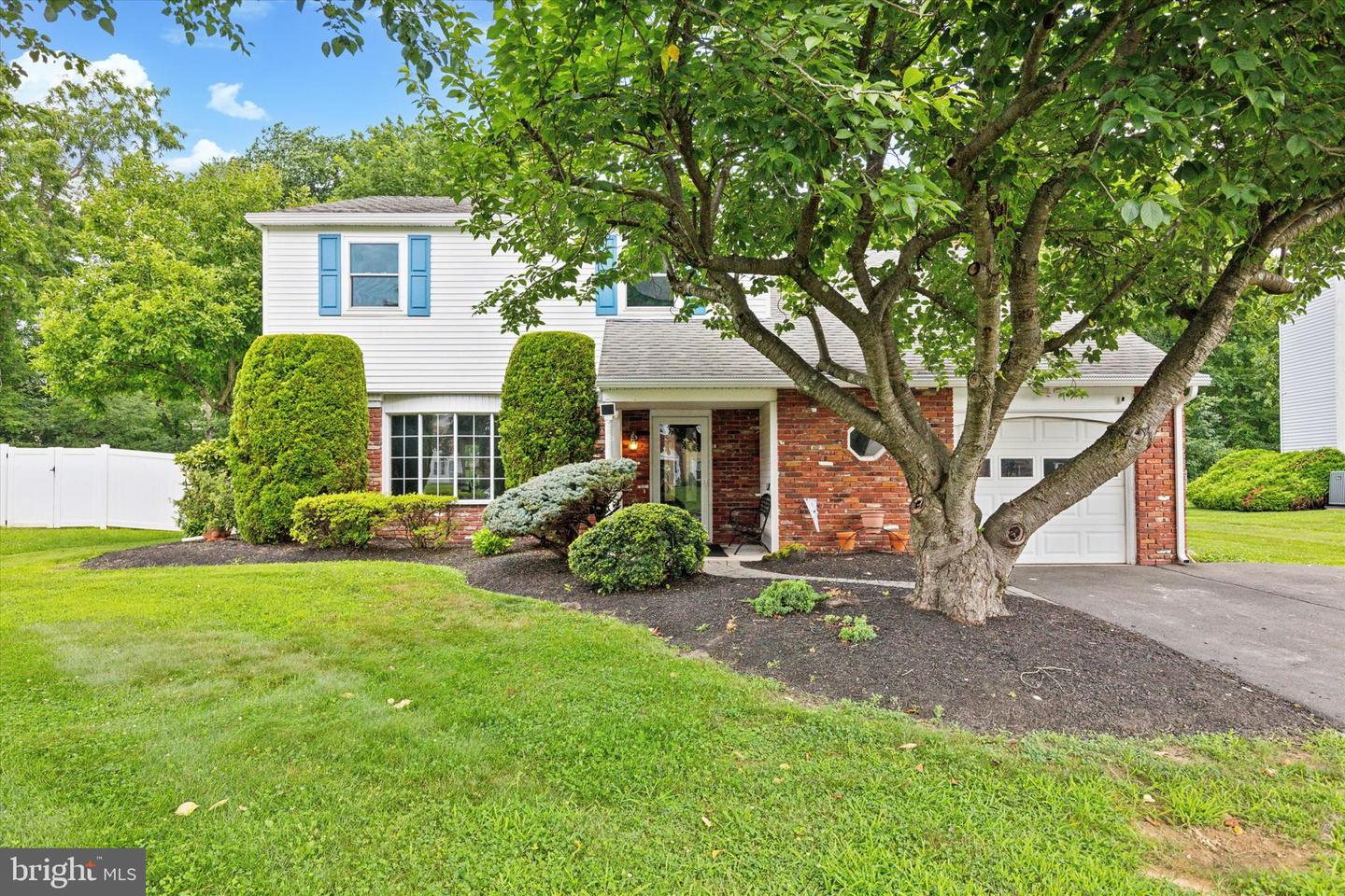 15 Penn Cir Property Photo 1
