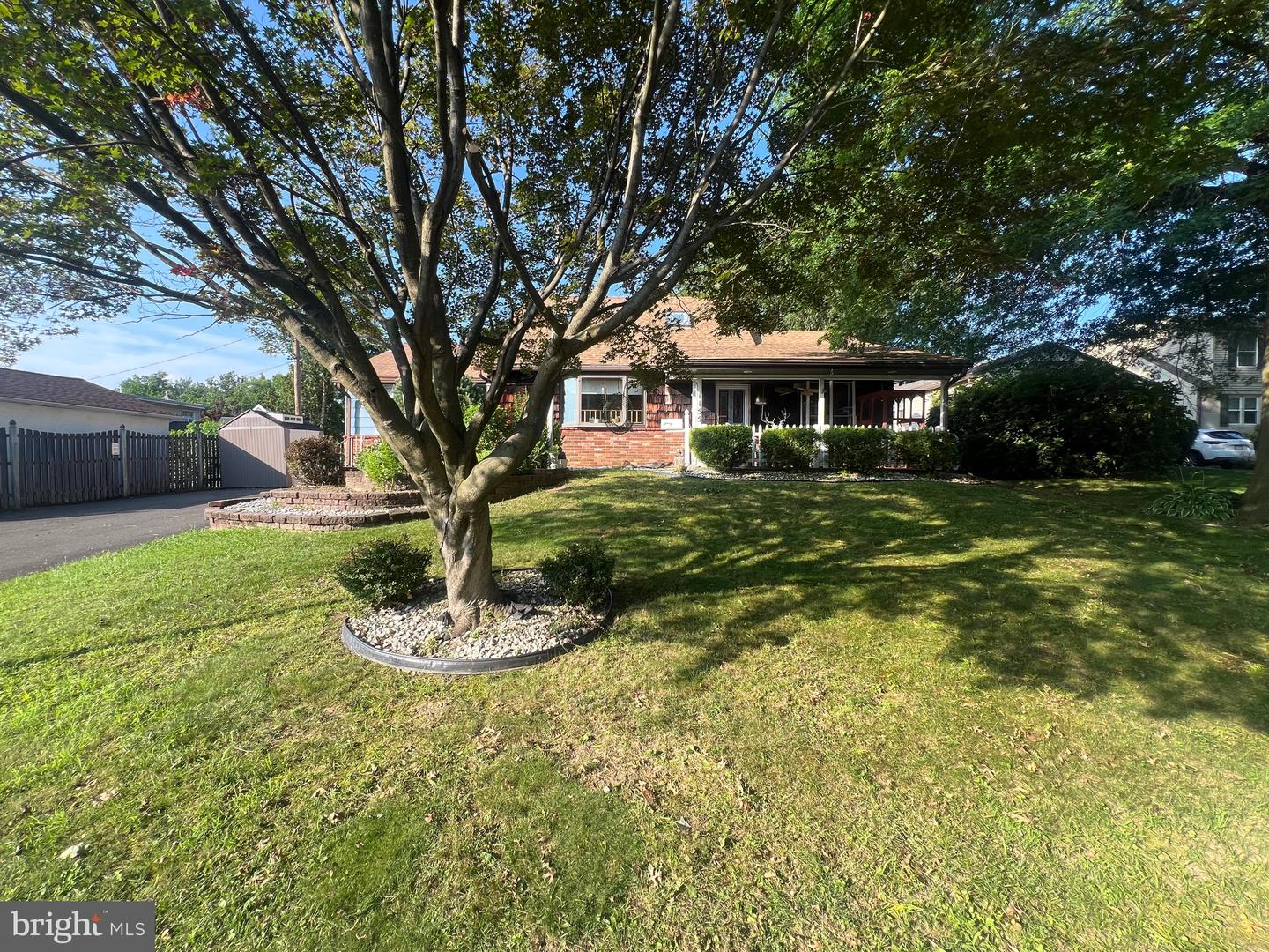1155 Regina Ave Property Photo 3
