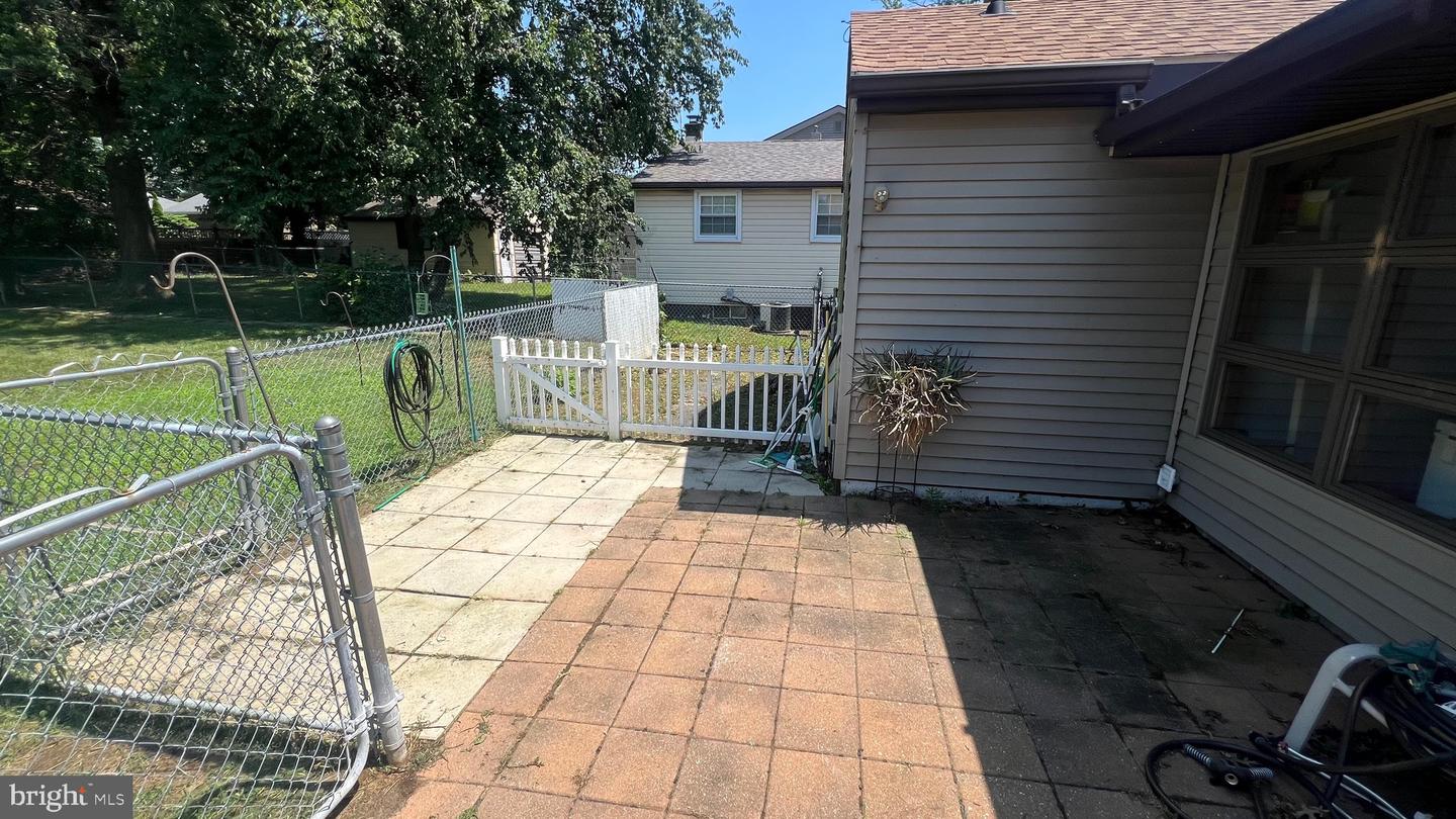 1155 Regina Ave Property Photo 17