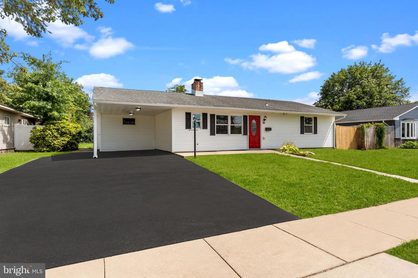 30 Poplar Ln Property Photo 1