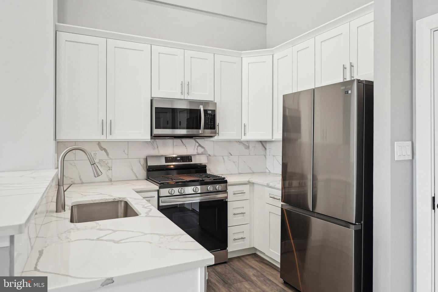 PABU2099490 Property Photo 1