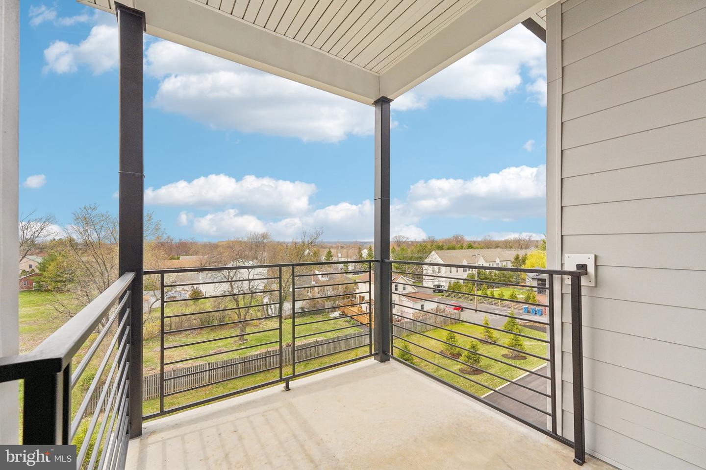 PABU2099498 Property Photo 1