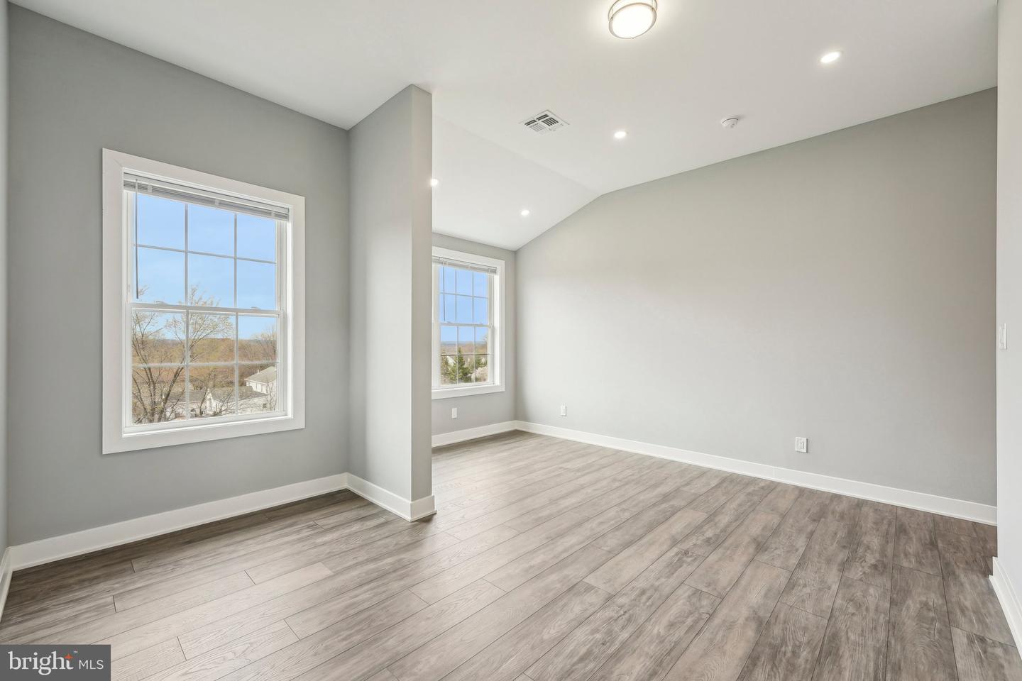 PABU2099510 Property Photo 1