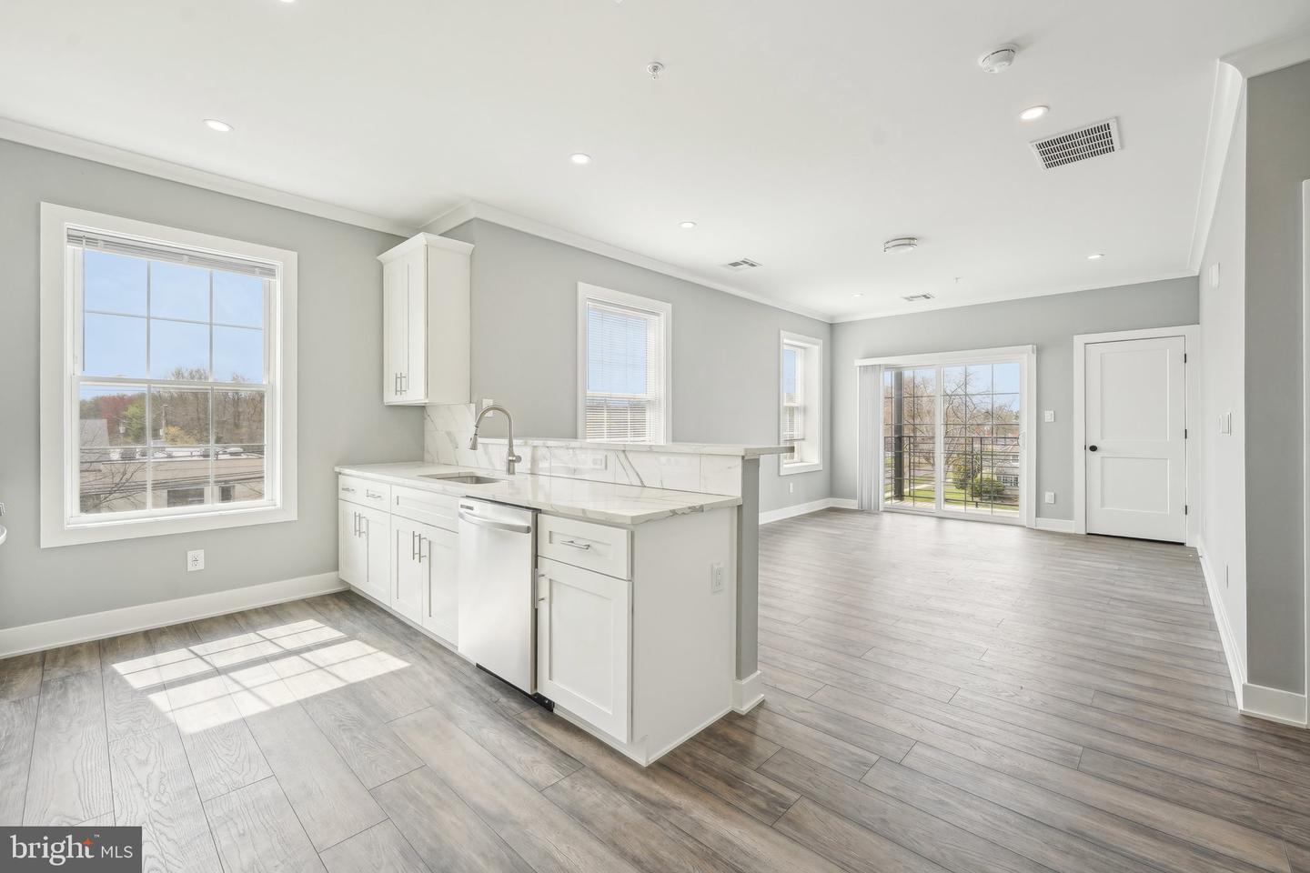 PABU2099516 Property Photo 1