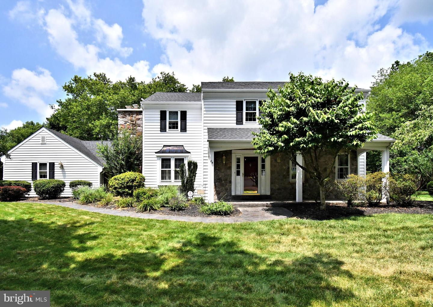 24 Canal Run E Property Photo 1