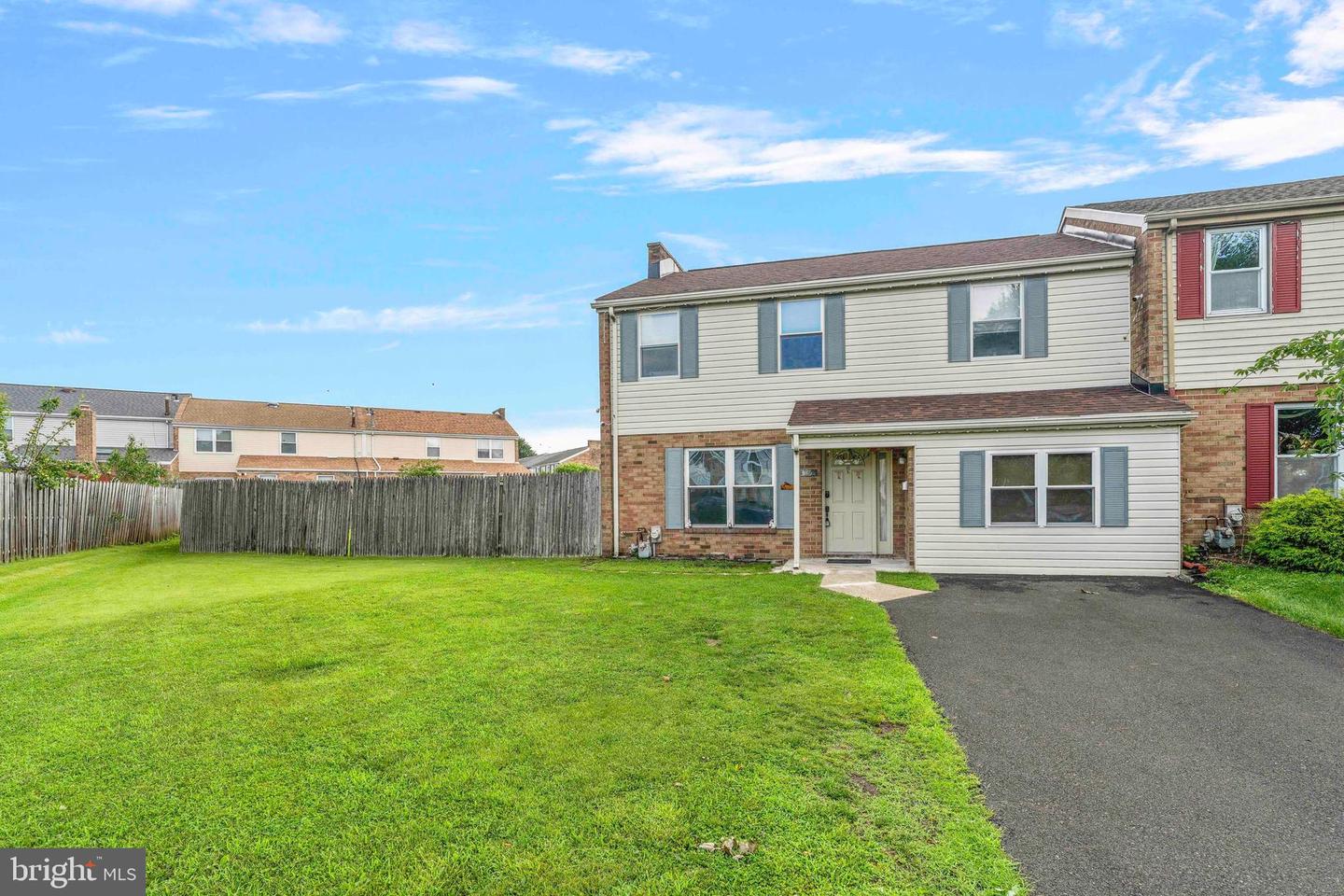 3255 Independence Ct Property Photo 1