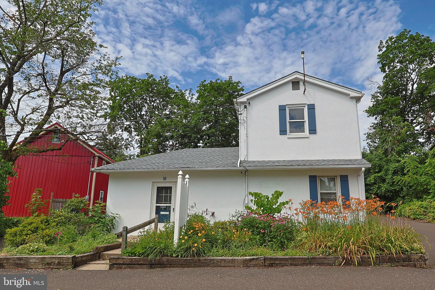 10 Kerns Ave Property Photo 1