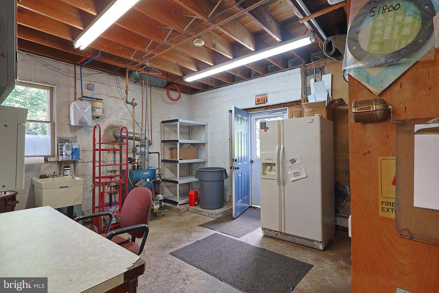 10 Kerns Ave Property Photo 8