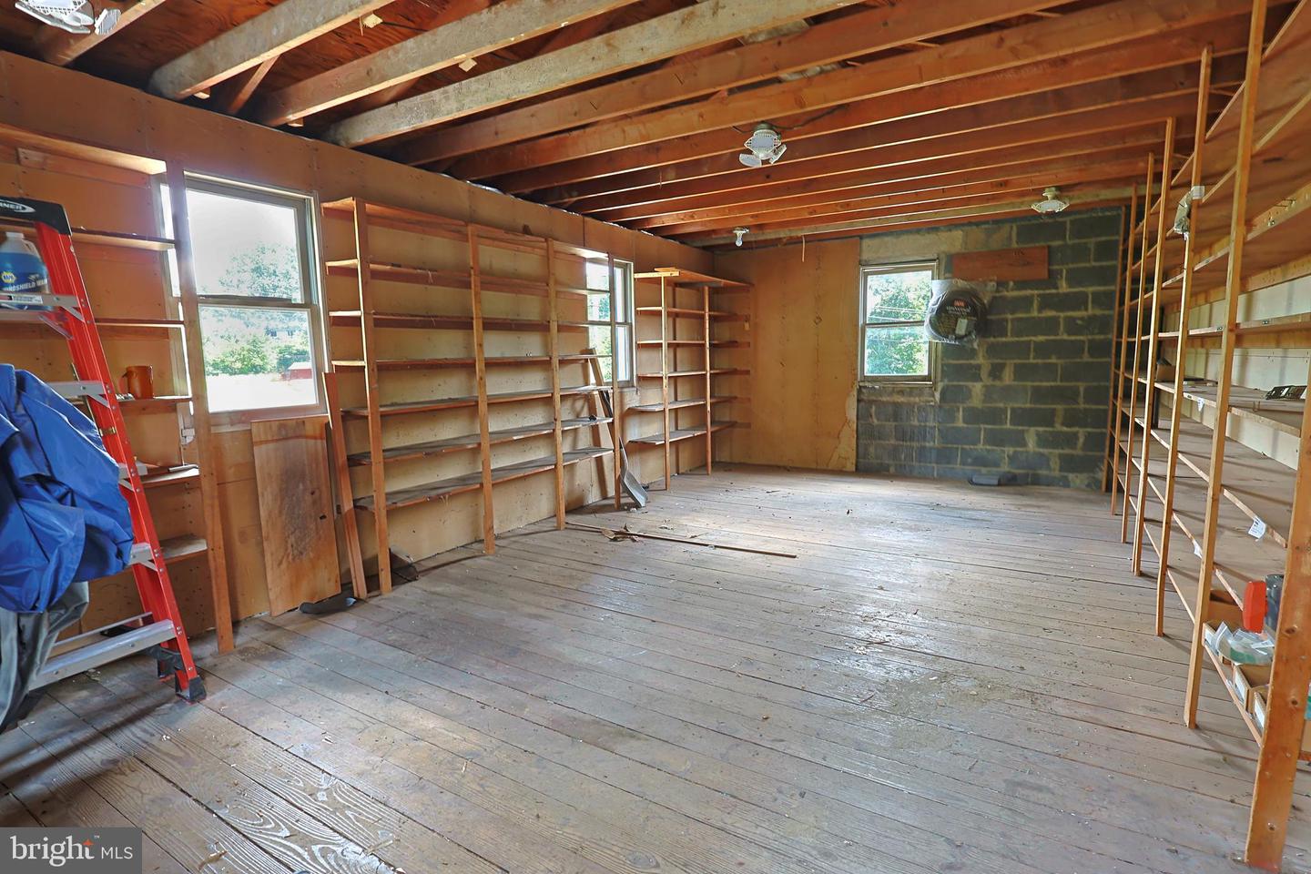 10 Kerns Ave Property Photo 10