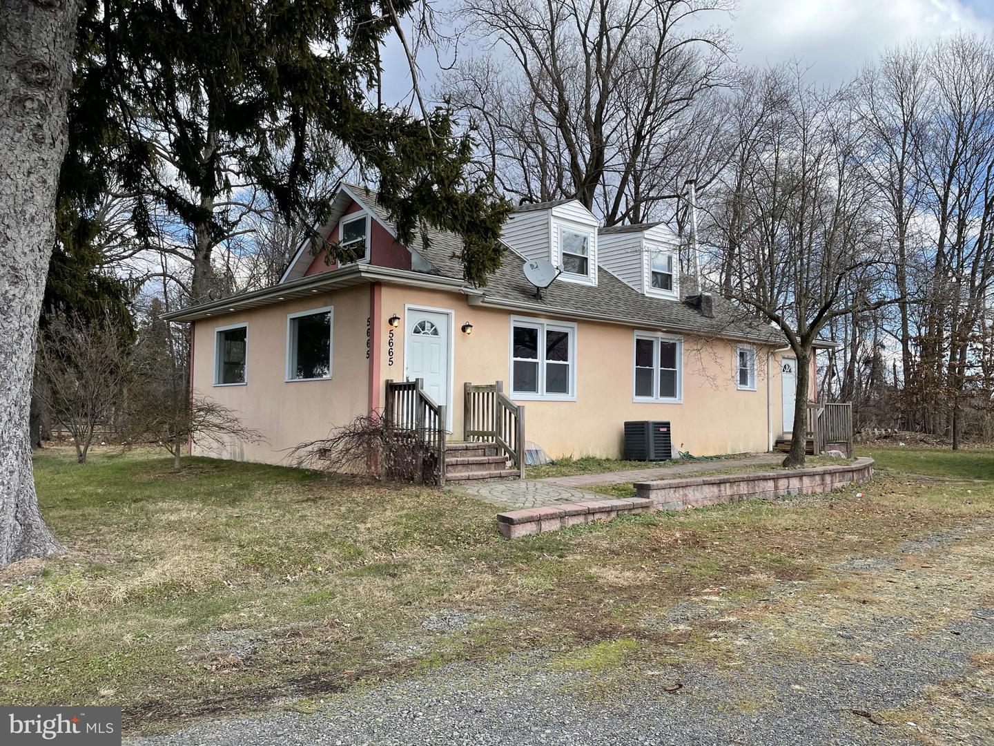 5665 Hulmeville Rd Property Photo 1