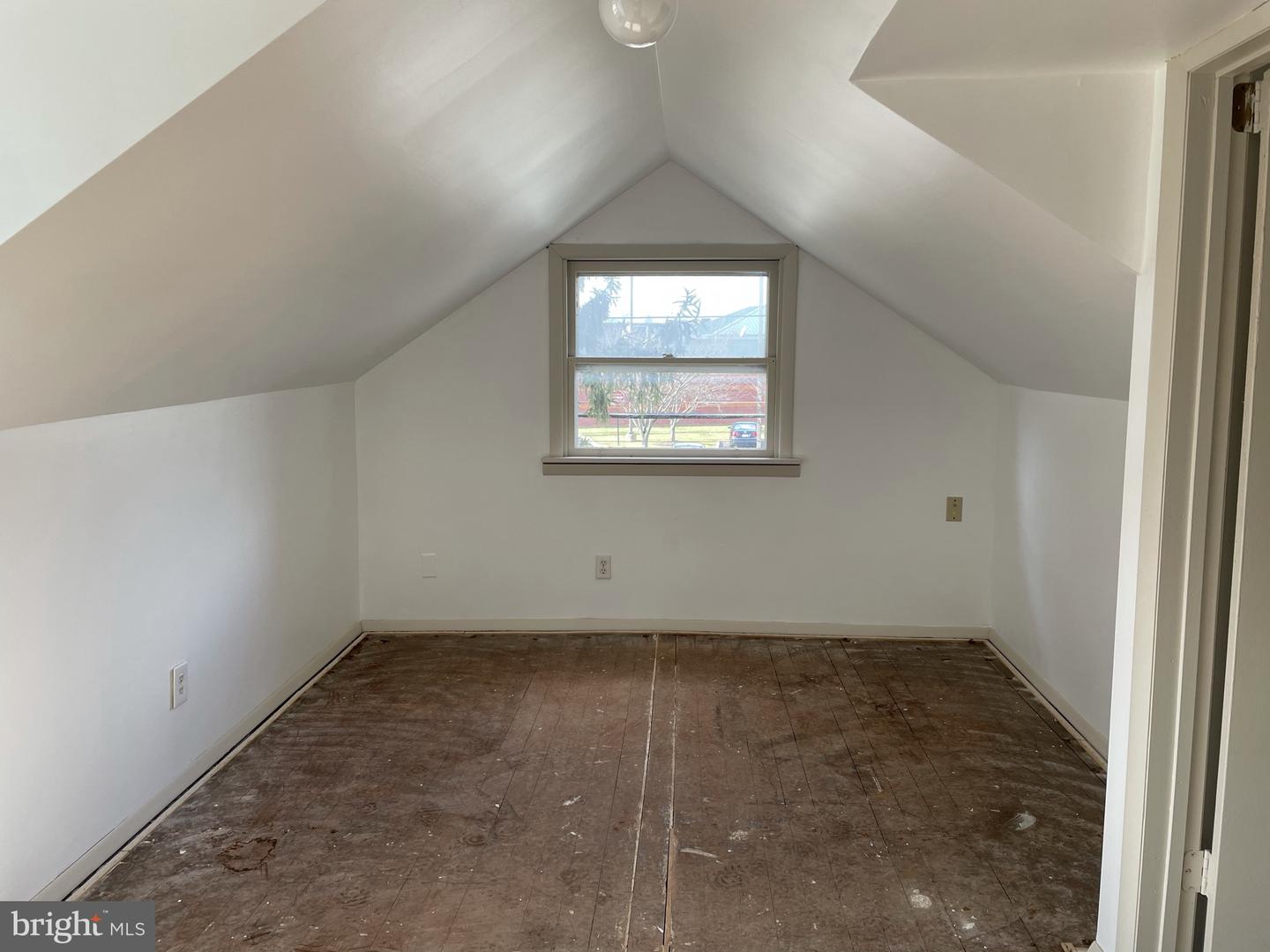 5665 Hulmeville Rd Property Photo 8