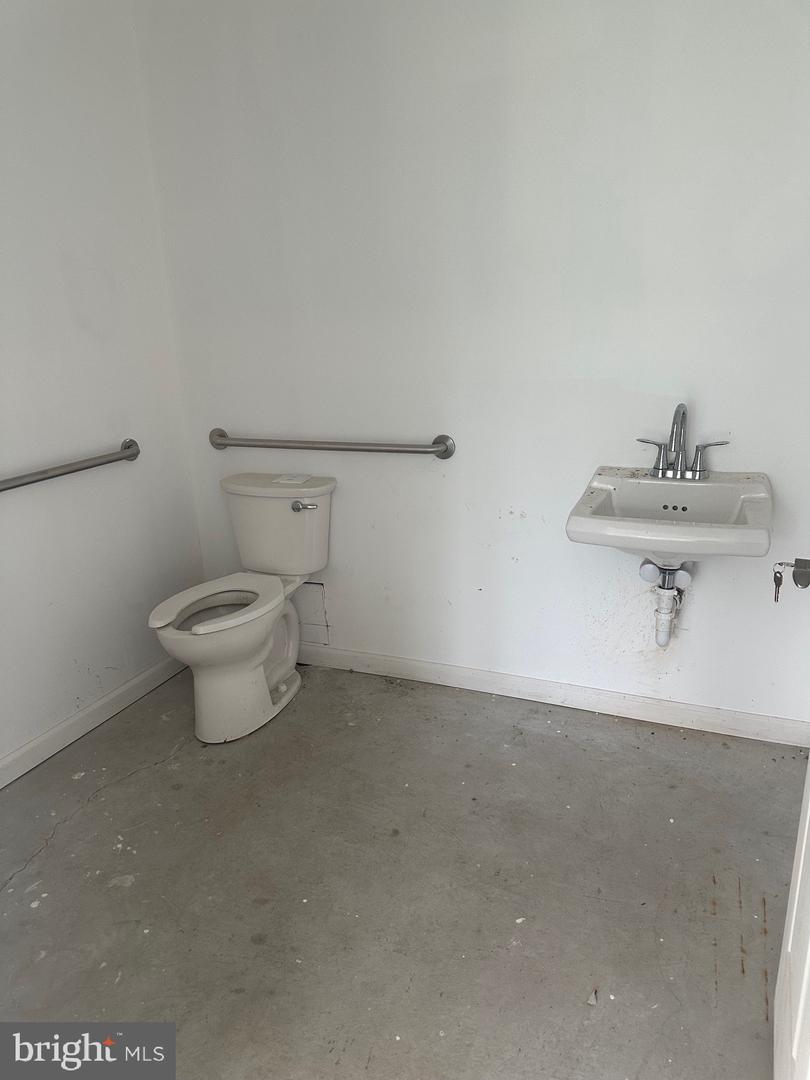 5665 Hulmeville Rd Property Photo 18