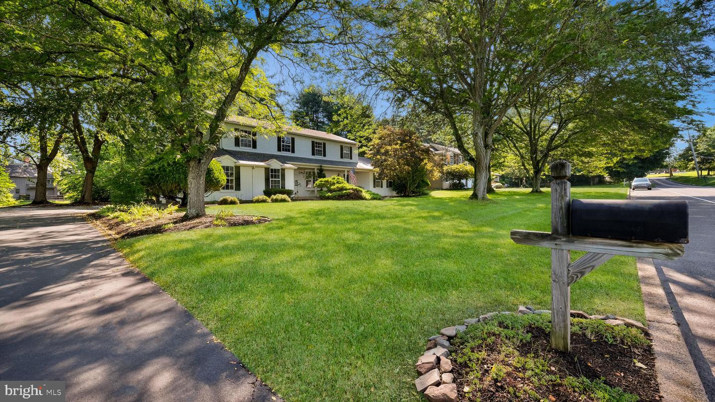 65 Meetinghouse Rd Property Photo 1