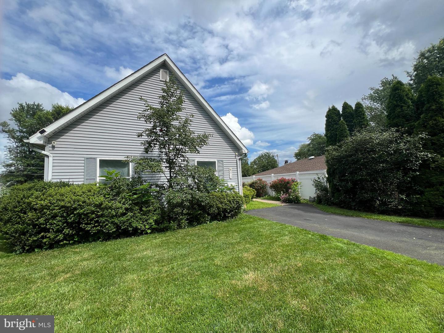 473 Monroe Property Photo 1