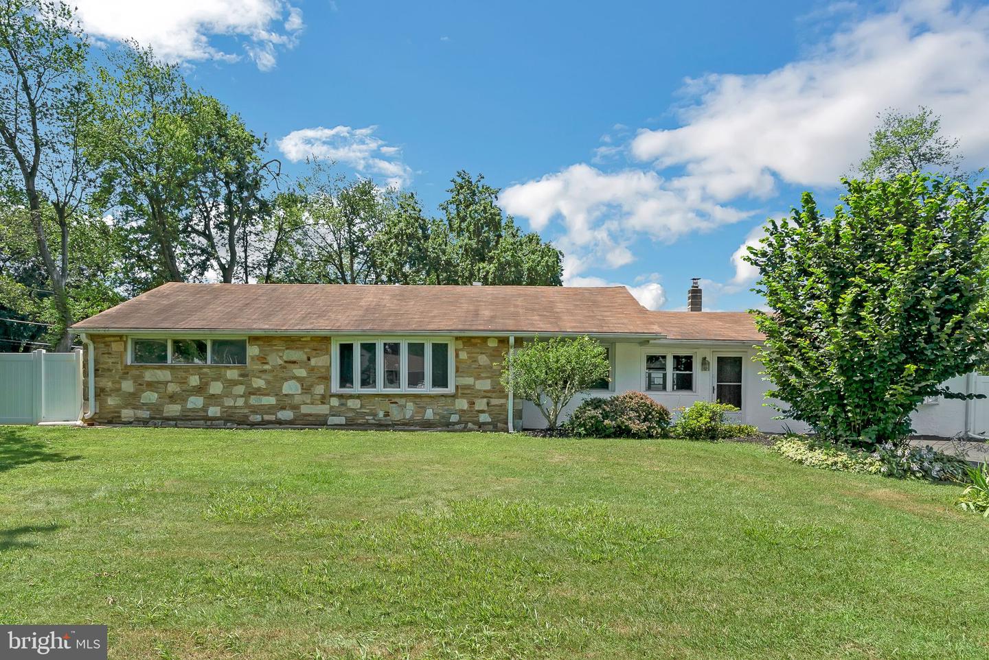 1194 Wayland Ave Property Photo 1