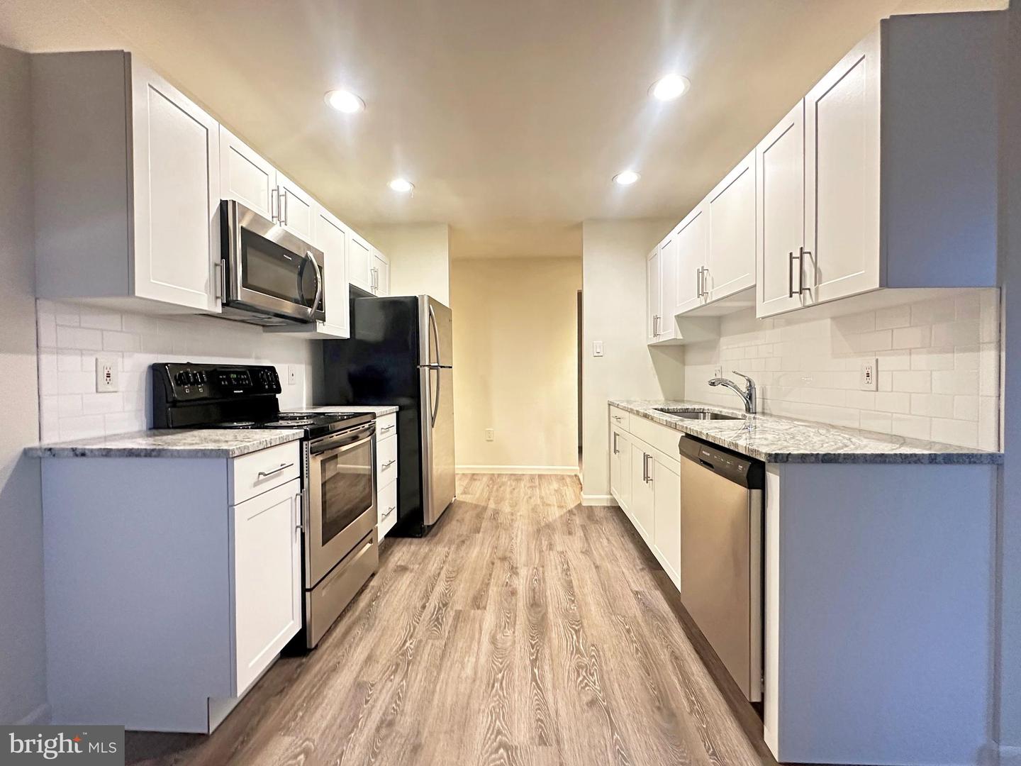 200 SPRUCE ST #C7 Property Photo 1