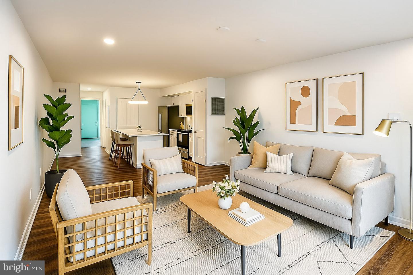50 Darien #b Property Photo 1