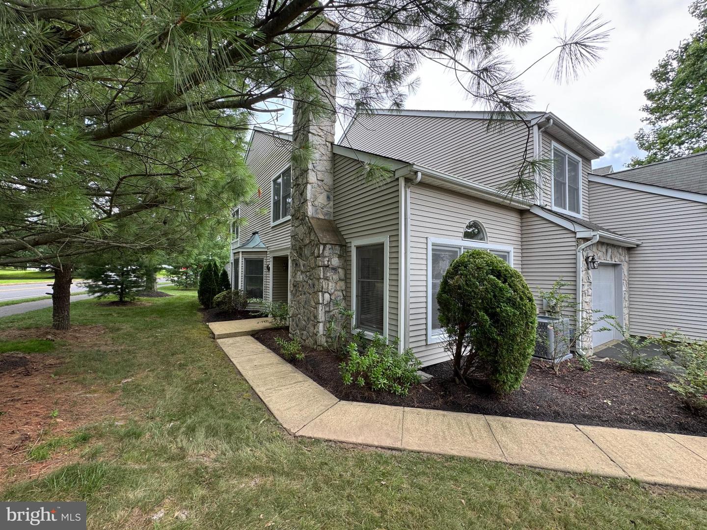 48 Walton Ct Property Photo 1