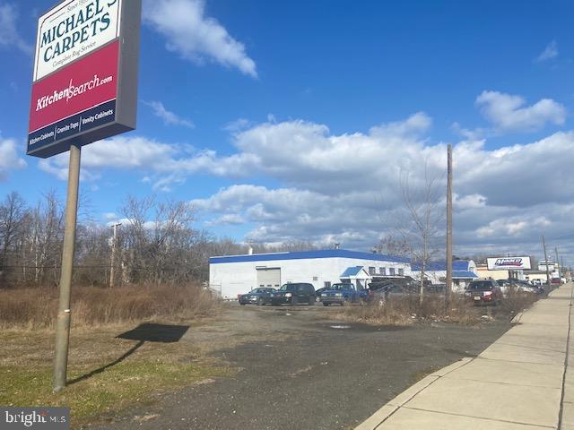 6927-6999 Bristol Pike Property Photo 2