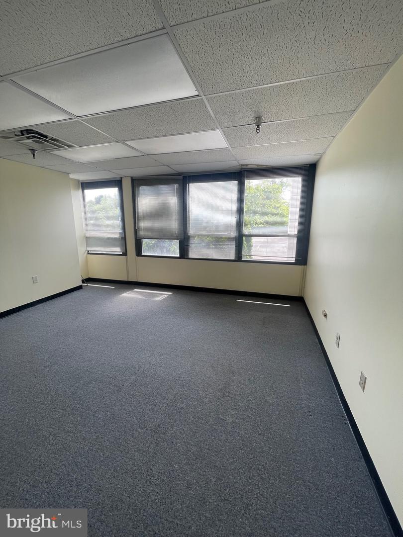1200 Veterans Hwy #d-1 Property Photo 3