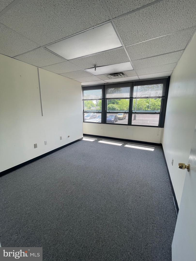 1200 Veterans Hwy #d-1 Property Photo 7