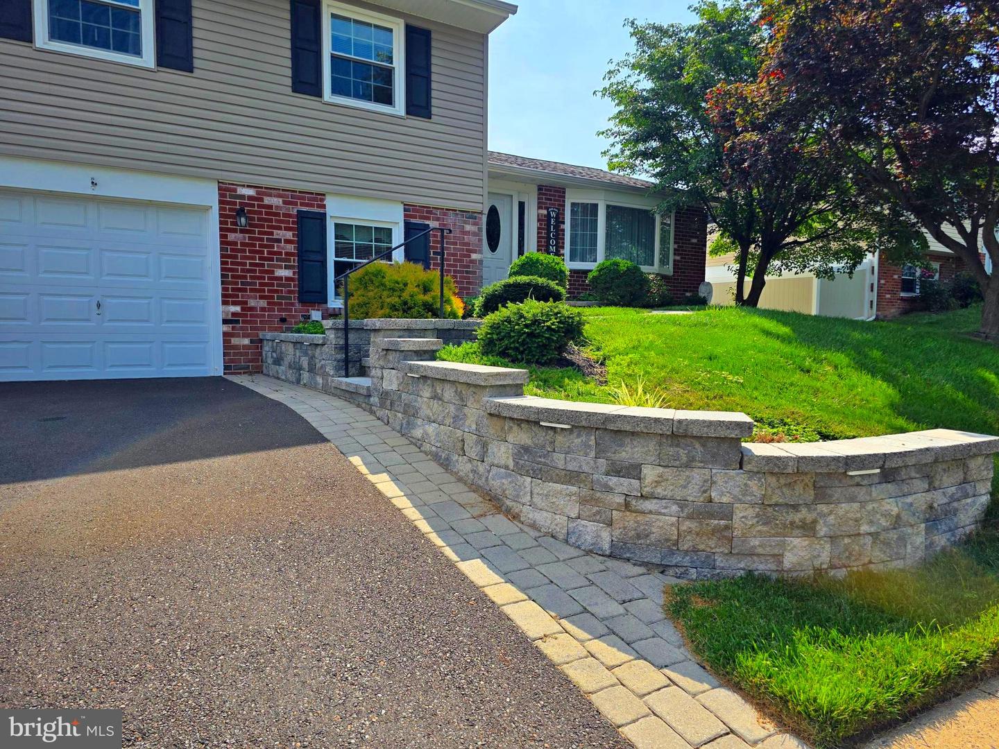 687 Cedarbrook Rd Property Photo 3