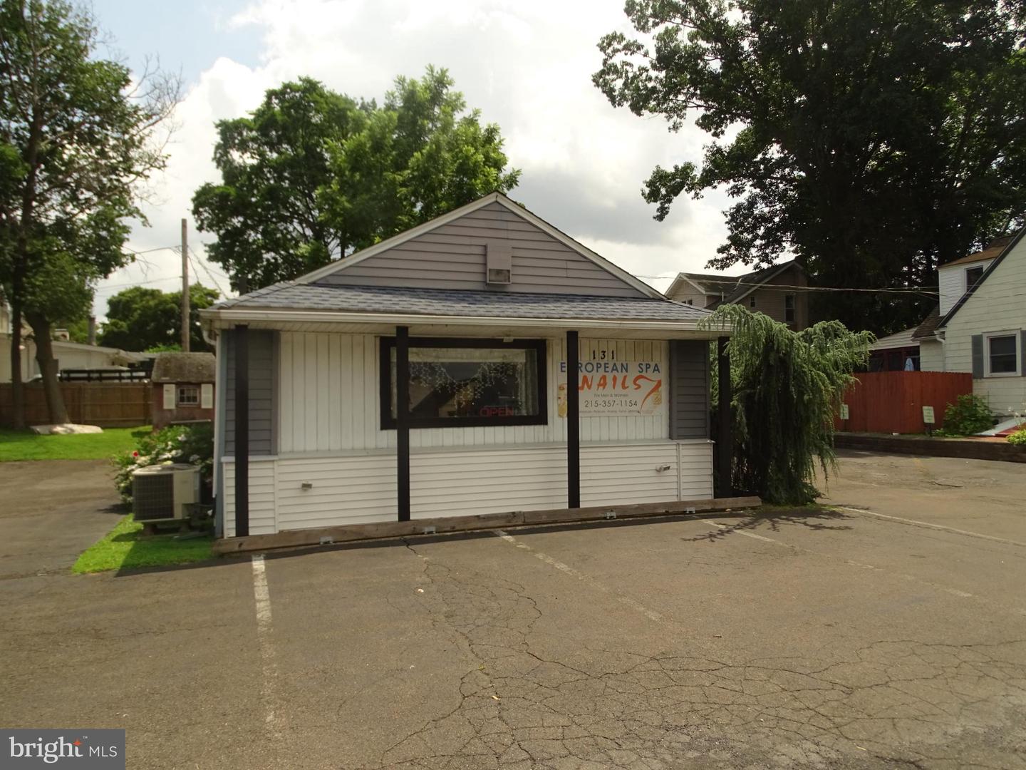 131 W Street Rd W Property Photo 4