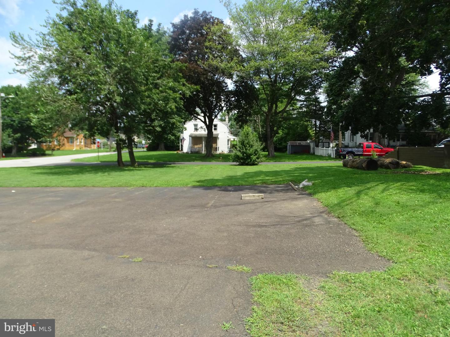 131 W Street Rd W Property Photo 6