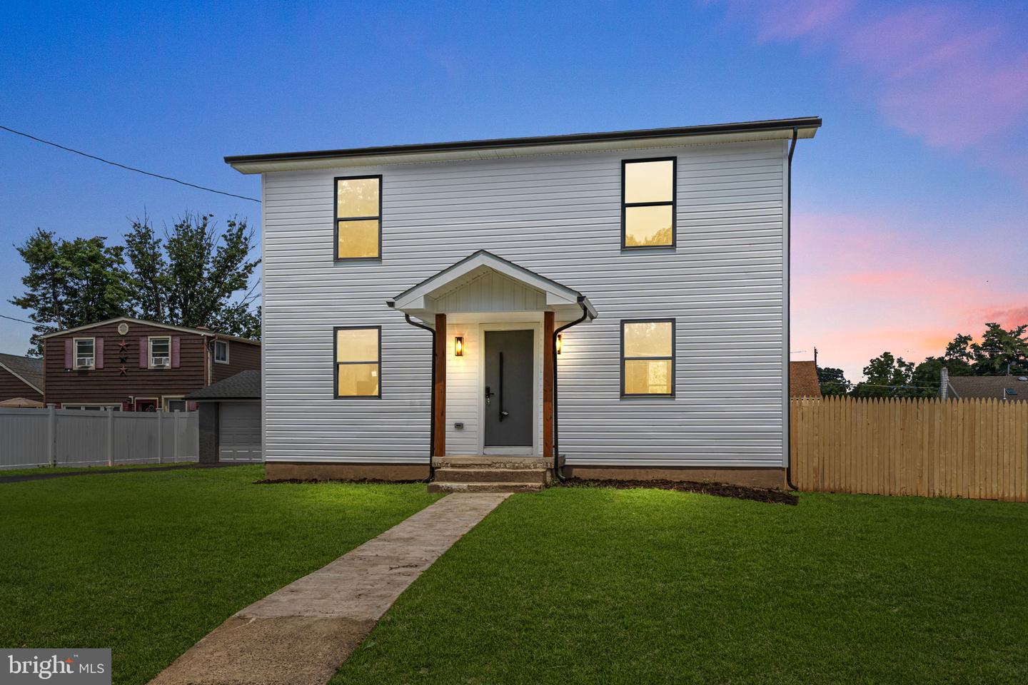 2151 Maple Ave Property Photo 1