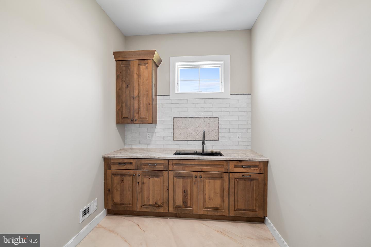 744 Broad Street Property Photo 16