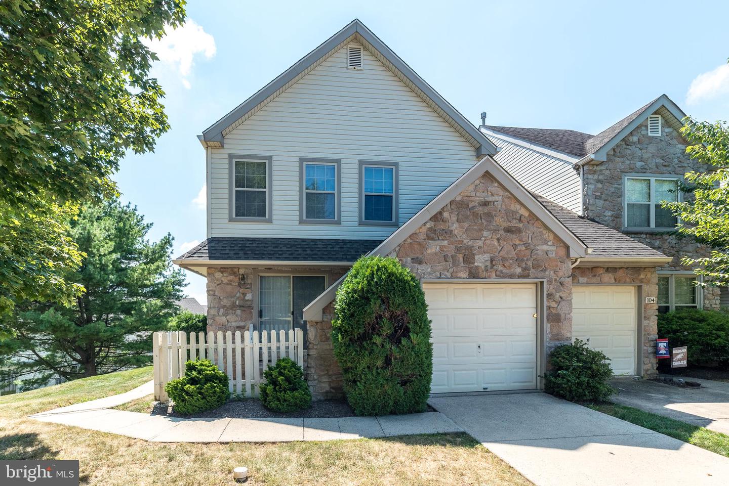 106 Larkspur Ct Property Photo 1