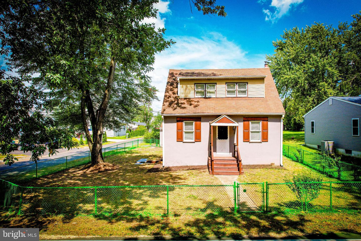 2191 Dunksferry Rd Property Photo 1