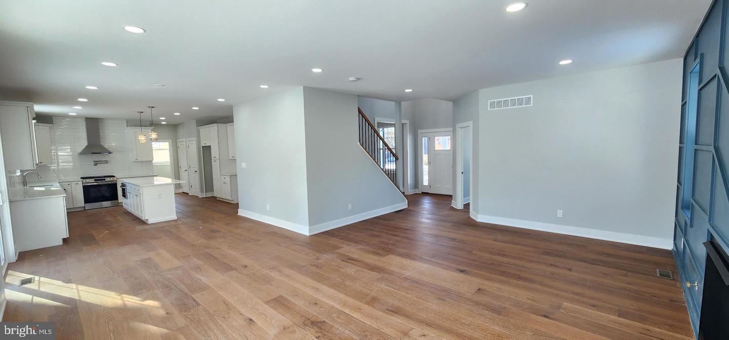 11b Fairview Ave Property Photo 10