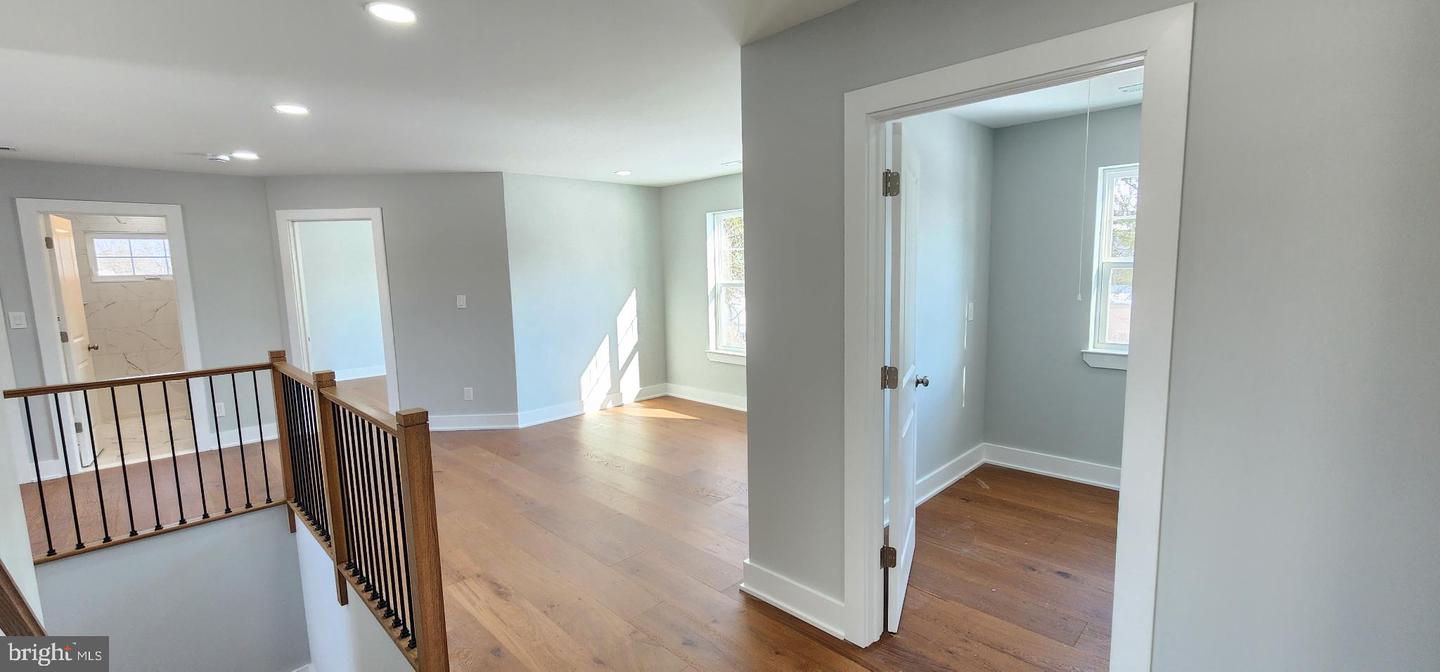 11b Fairview Ave Property Photo 22