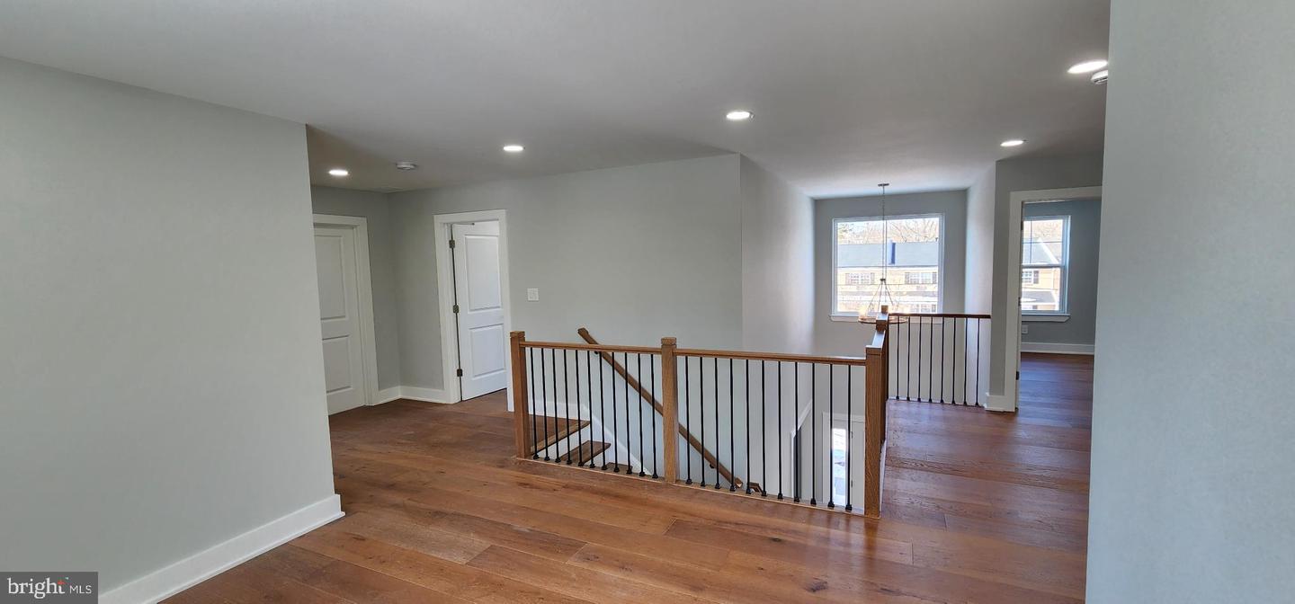 11b Fairview Ave Property Photo 24