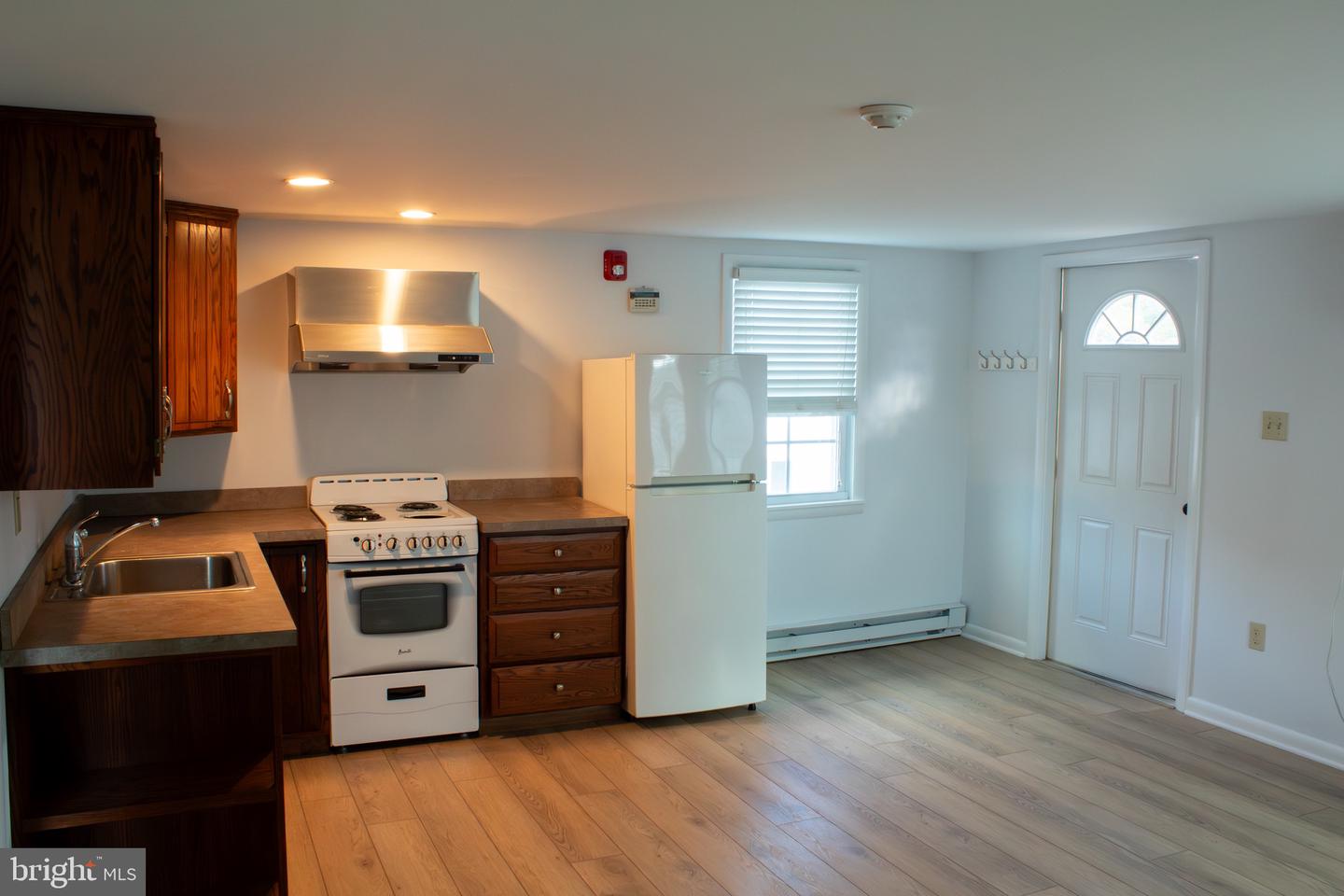 450 E Butler Ave #apt A Property Photo 1