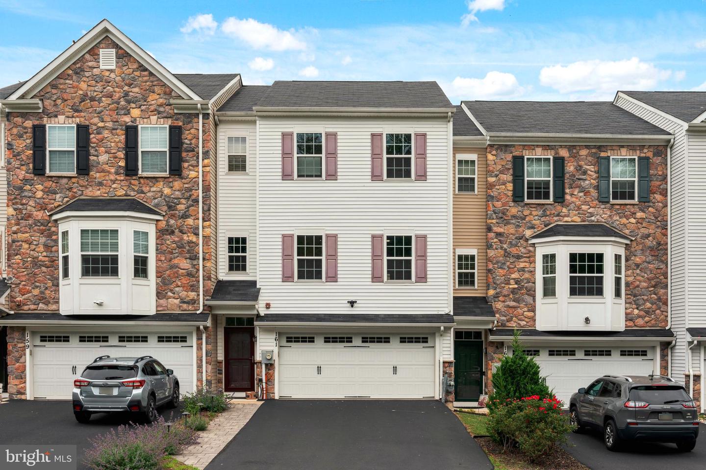 161 GRAYSTONE DR Property Photo 1