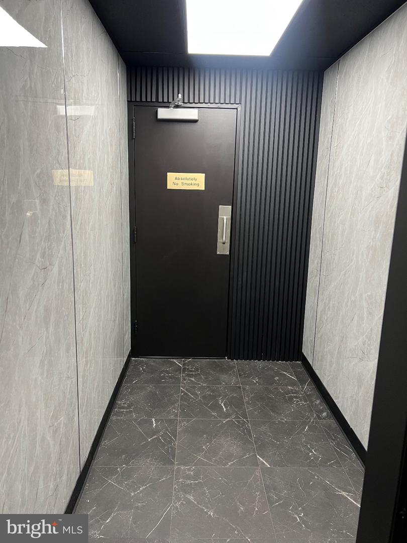 1200 Veterans #a-3 Property Photo 5